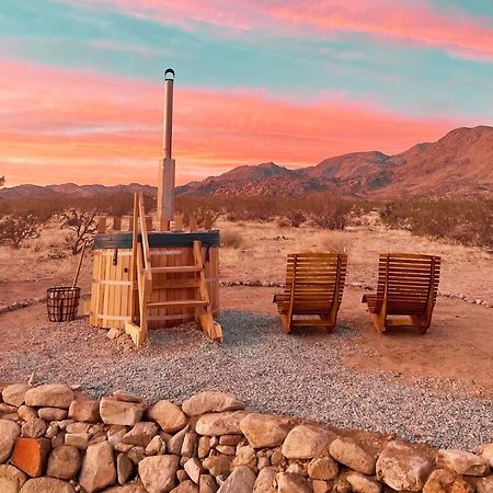 二十九棕榈村1 Minute To Joshua Tree National Park, Hot Tub, Stars, Private - The Wkndr别墅 外观 照片