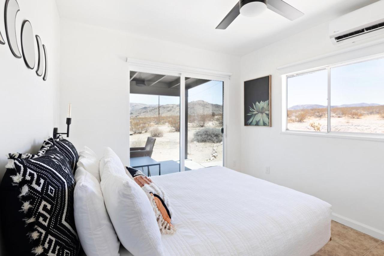 二十九棕榈村1 Minute To Joshua Tree National Park, Hot Tub, Stars, Private - The Wkndr别墅 外观 照片