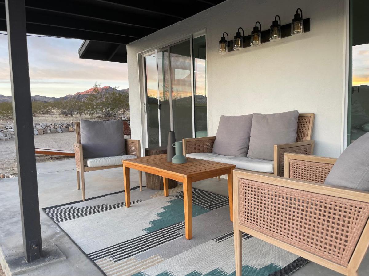 二十九棕榈村1 Minute To Joshua Tree National Park, Hot Tub, Stars, Private - The Wkndr别墅 外观 照片